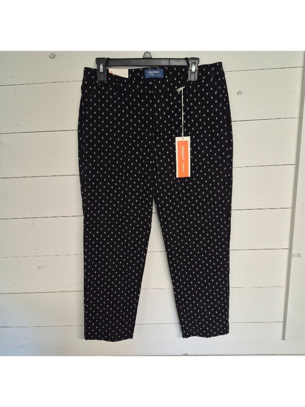 Old Navy Women's Harper Mid-Rise Black & White Polka Dot Capri Pants NWT